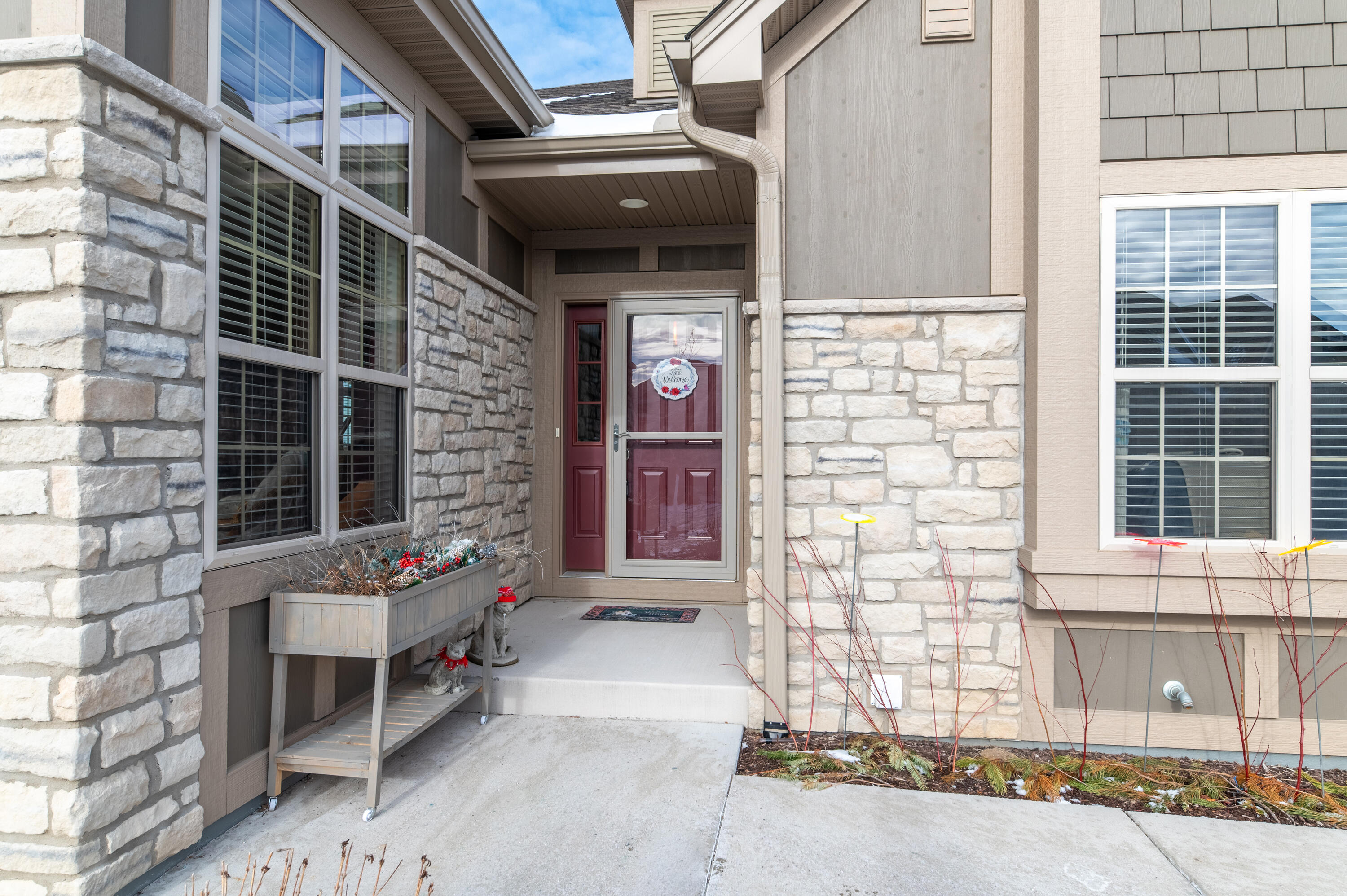 4355 Nighthawk Trail Brookfield, WI 53005 - Photo 7 of 37 Covered Entry