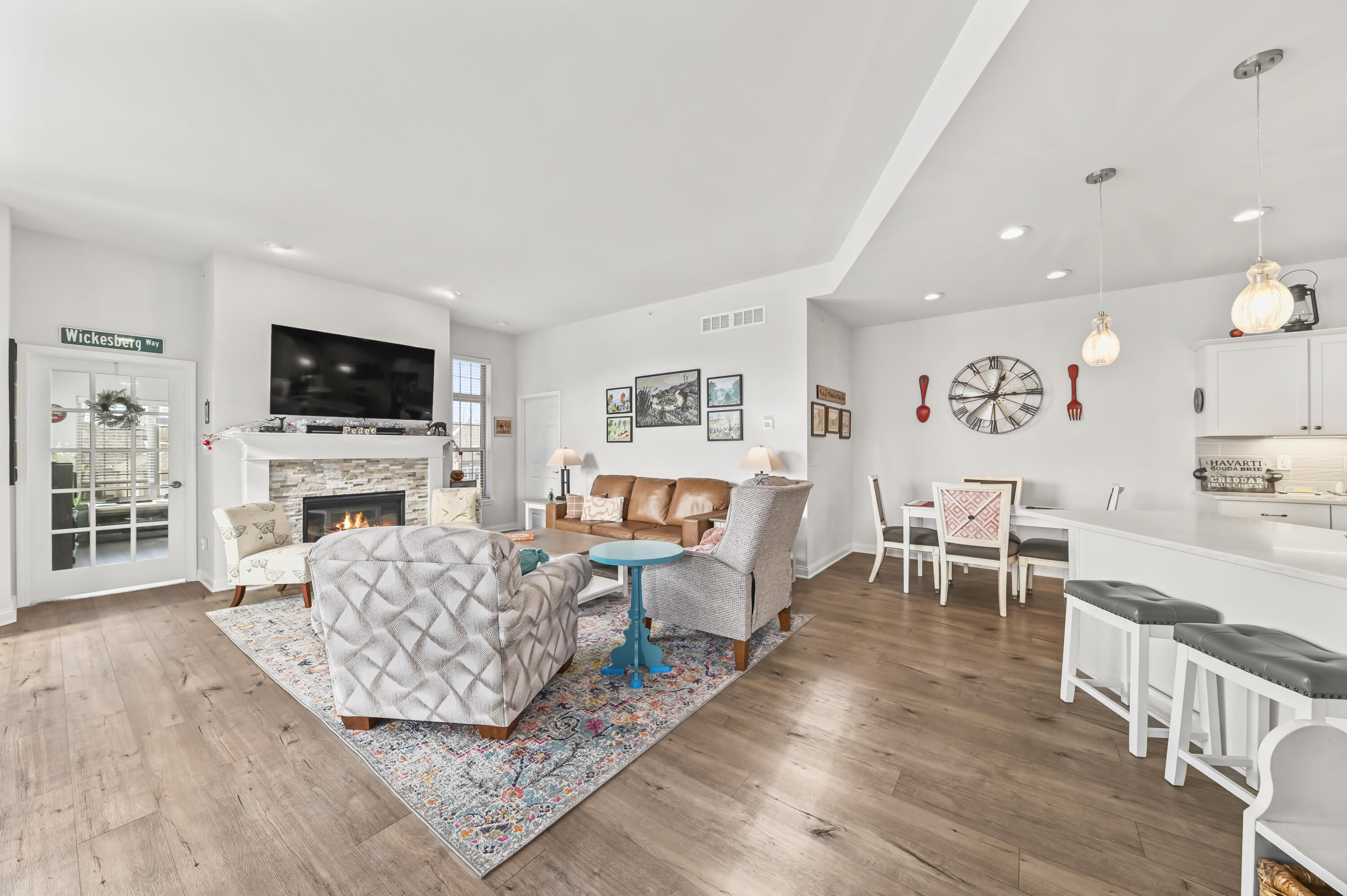 4355 Nighthawk Trail Brookfield, WI 53005 - Photo 8 of 37 Entry View