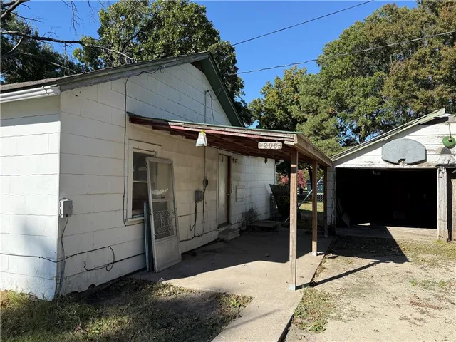 $30,000 | 206 East 8th Street, Coffeyville, OK 74072