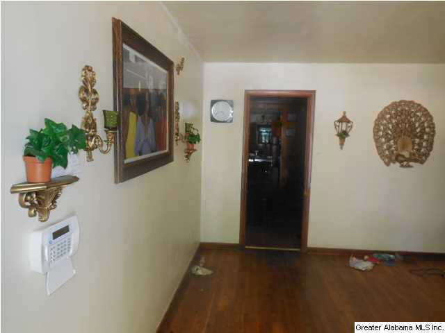 1304 19th Place Southwest Birmingham, AL 35211 - Photo 2 of 5 Gallery Image 2