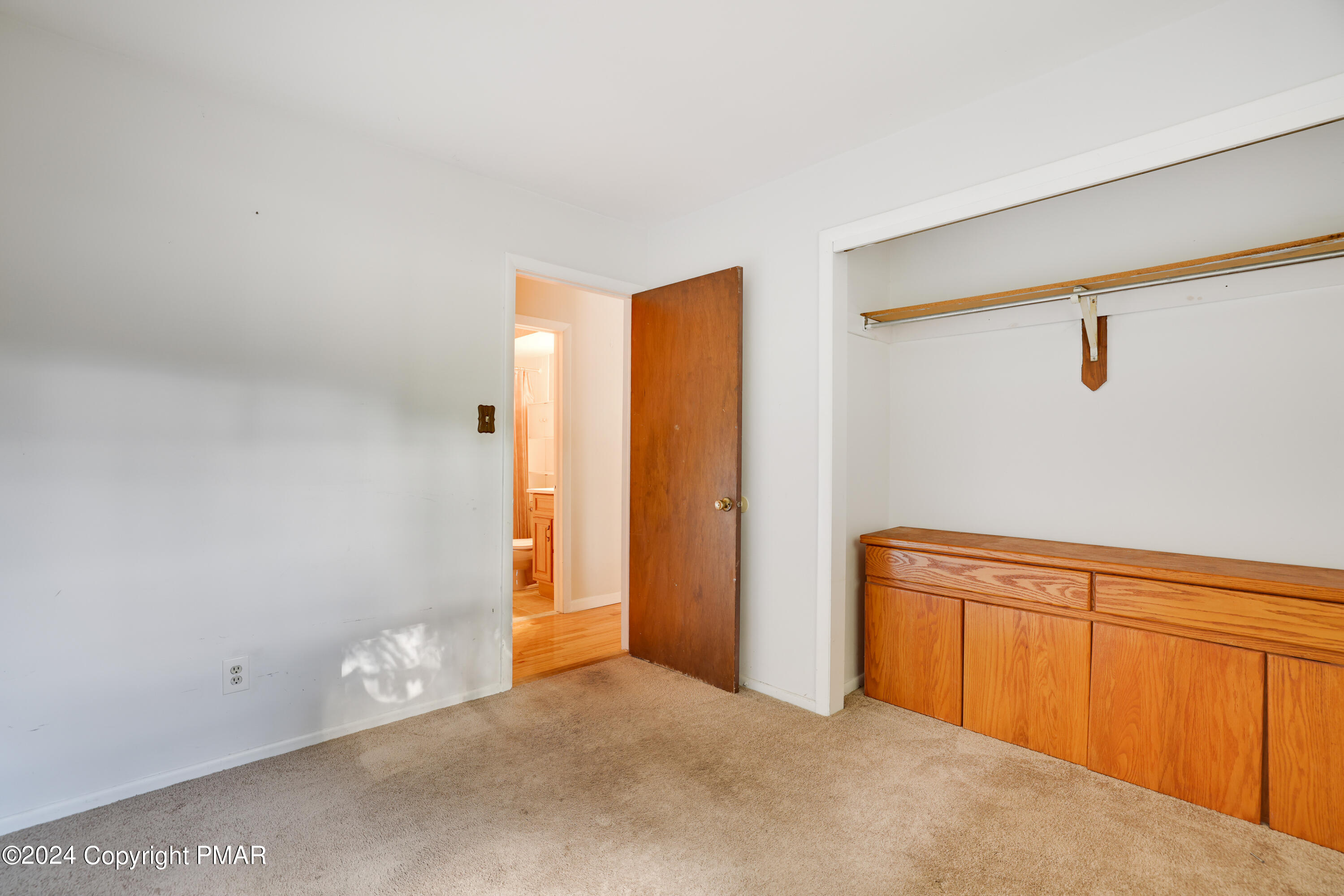 8139 Oak Ridge Lane Cresco, PA 18326 - Photo 17 of 40 RBR50001