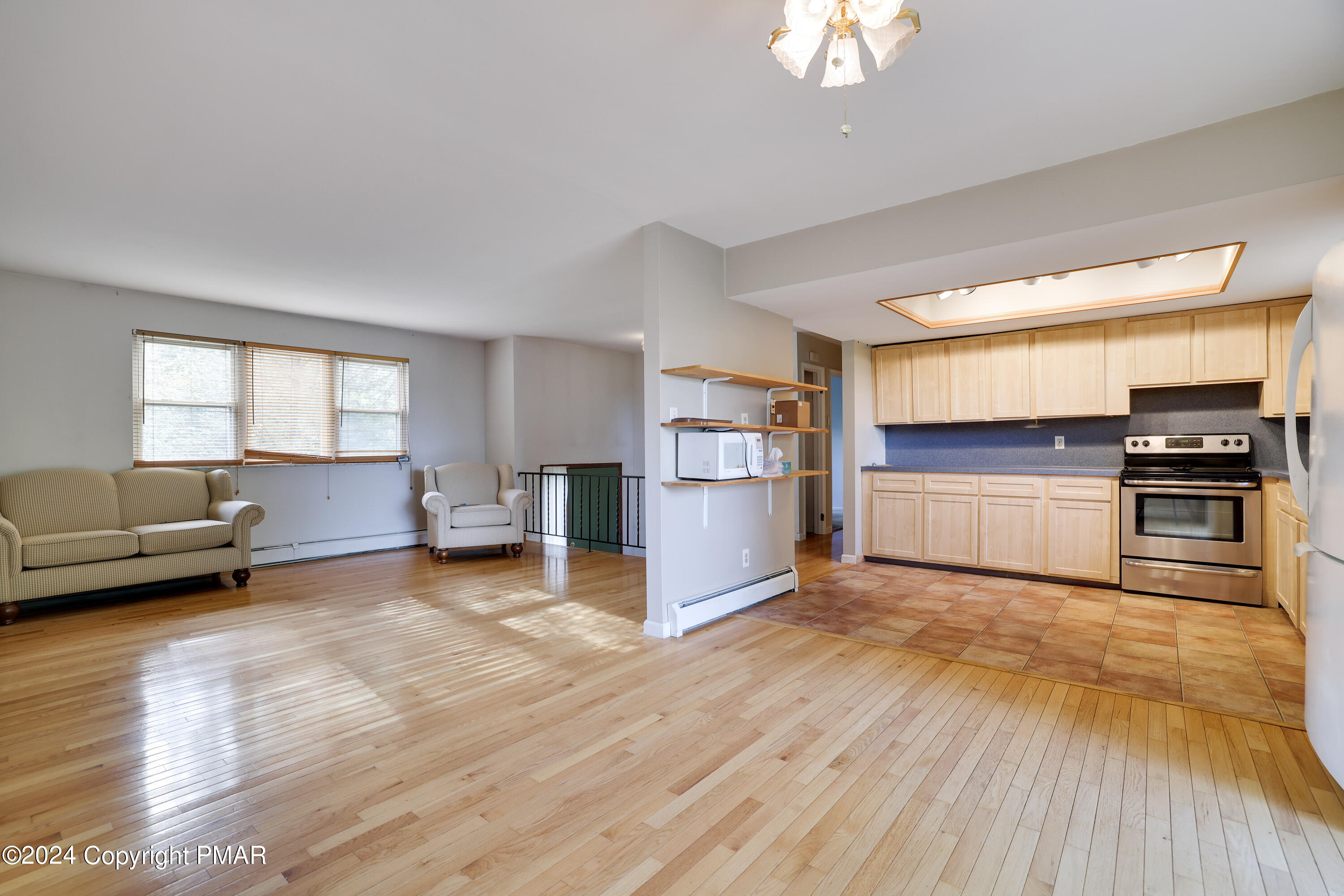 8139 Oak Ridge Lane Cresco, PA 18326 - Photo 5 of 40 RBR59965
