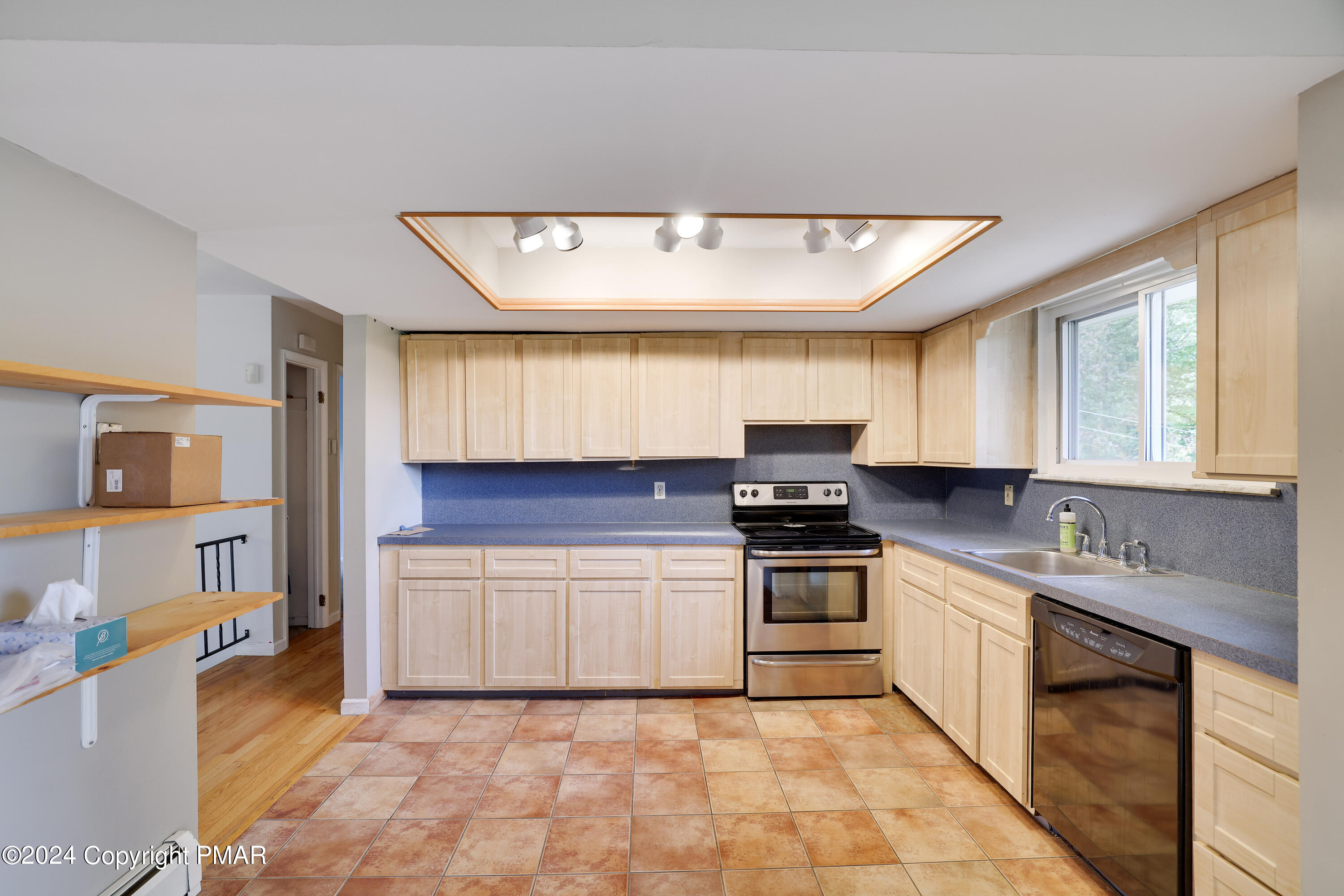 8139 Oak Ridge Lane Cresco, PA 18326 - Photo 8 of 40 RBR59970