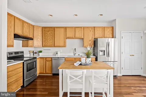 $595,000 | 8469 Byers Drive, Alexandria, VA 22309