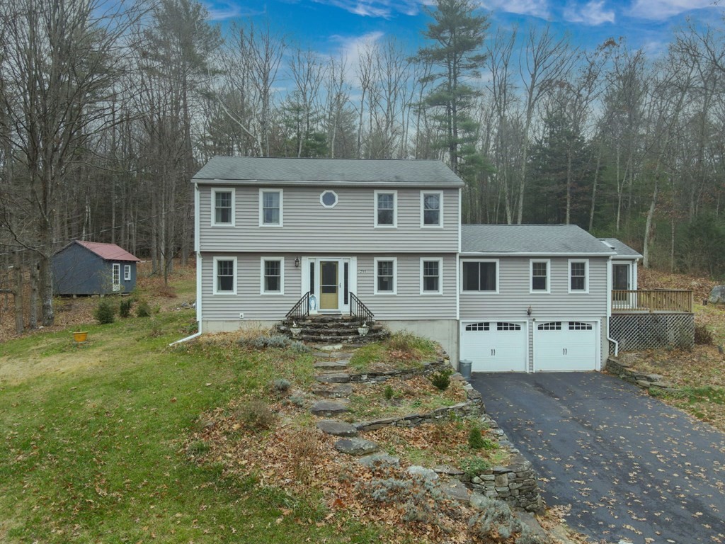 298 Sackett Road Westfield, MA 01085 - Photo 3 of 40 Gallery Image 3