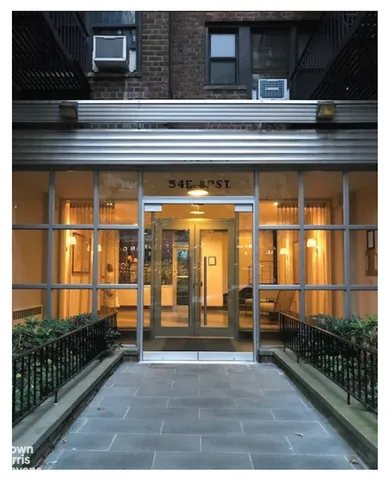 $395,000 | 50-54 East 8th Street, Unit 4L | Greenwich Village