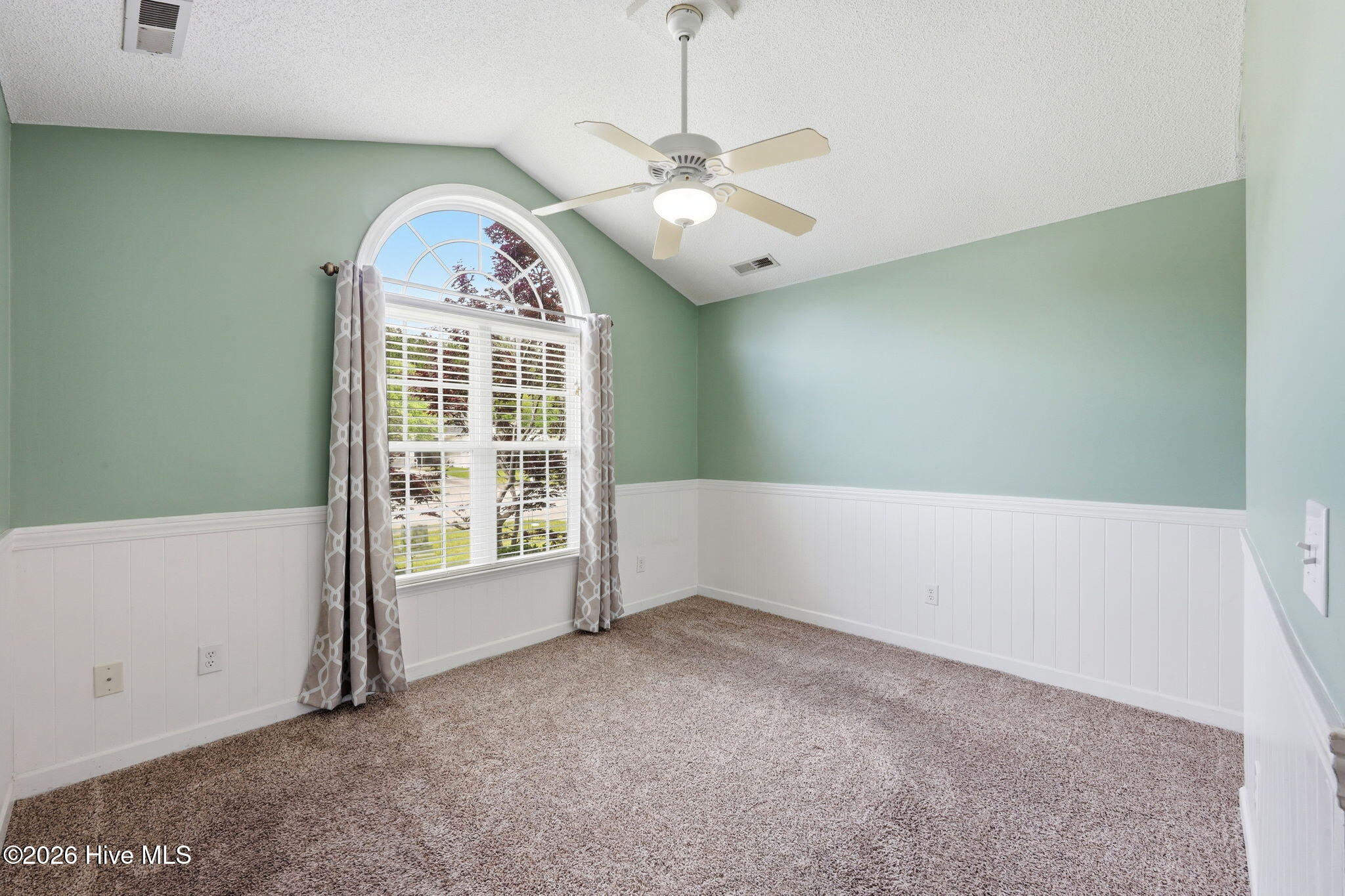 4100 Elizabeth Avenue New Bern, NC 28562 - Photo 22 of 43 22-web-or-mls-0C0A5835
