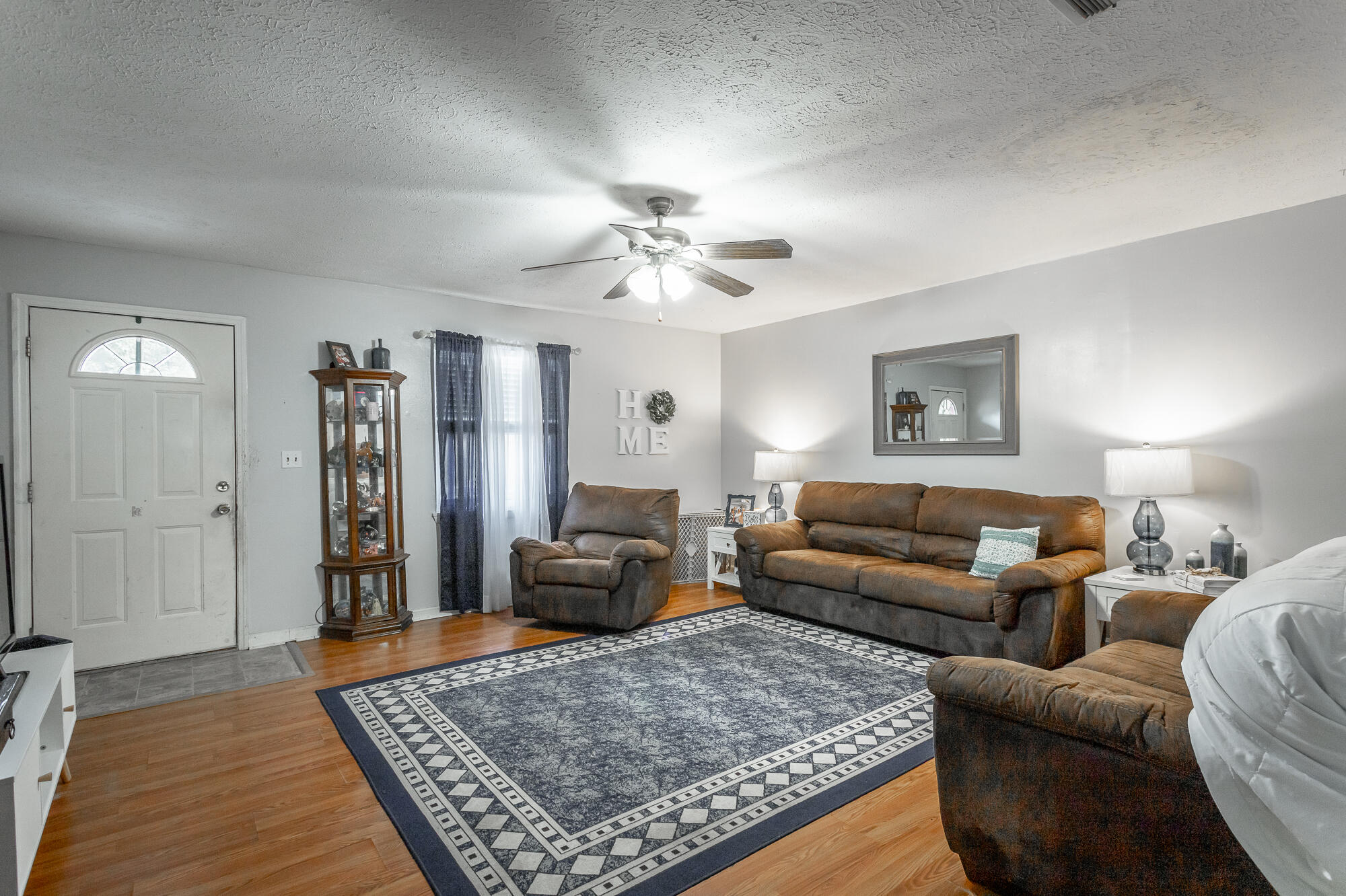 260 Everett Road Ringgold, GA 30736 - Photo 5 of 32 Living Room