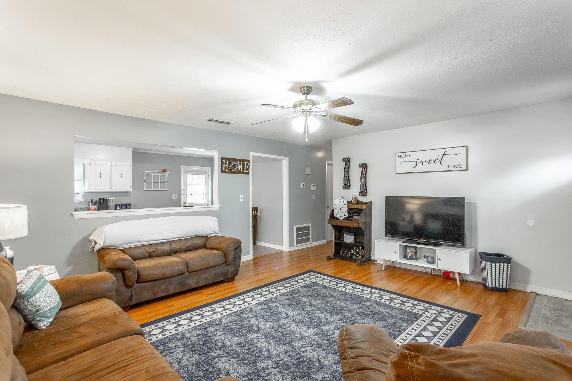 260 Everett Road Ringgold, GA 30736 - Photo 6 of 32 Living Room