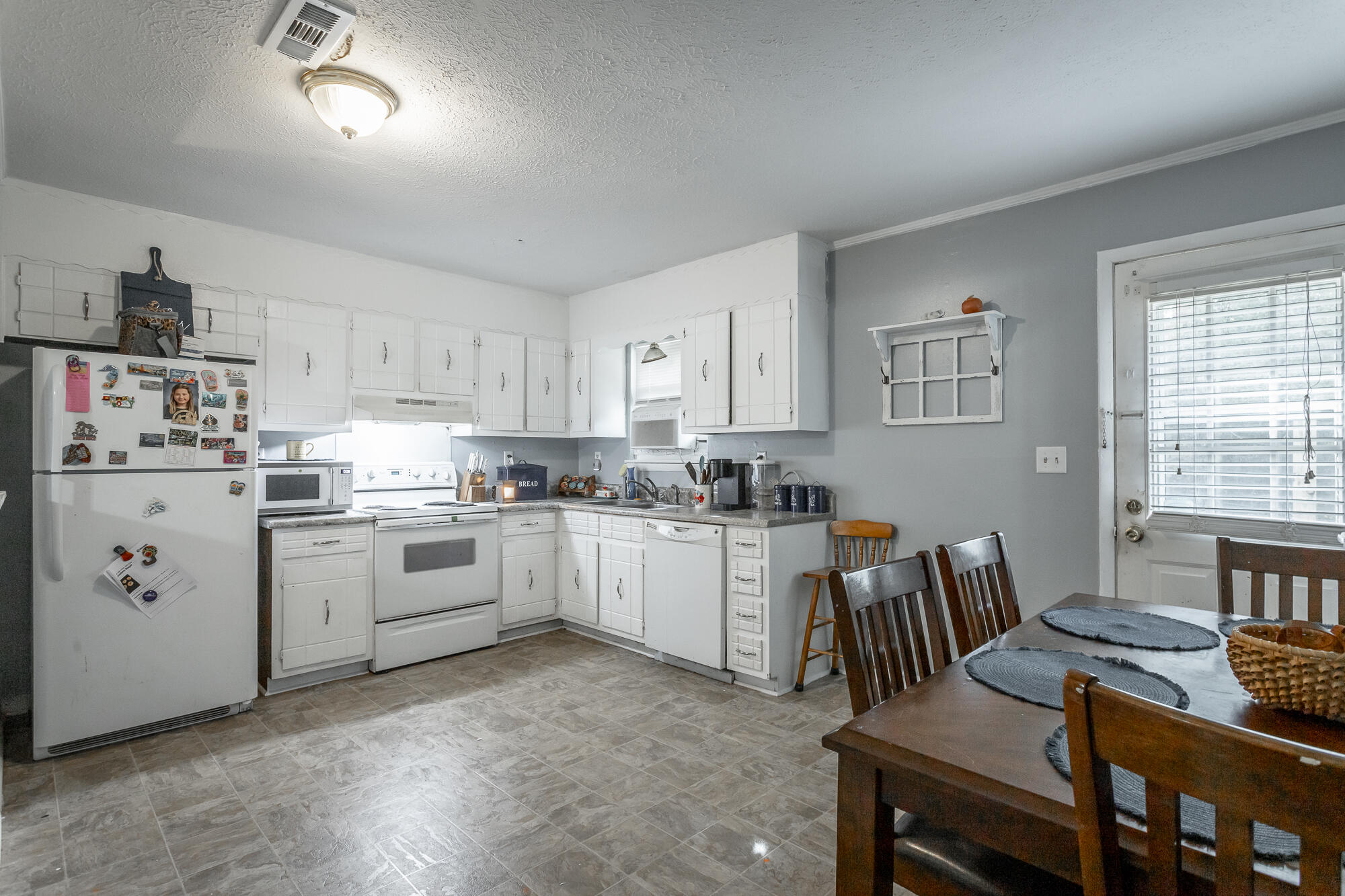 260 Everett Road Ringgold, GA 30736 - Photo 8 of 32 Kitchen