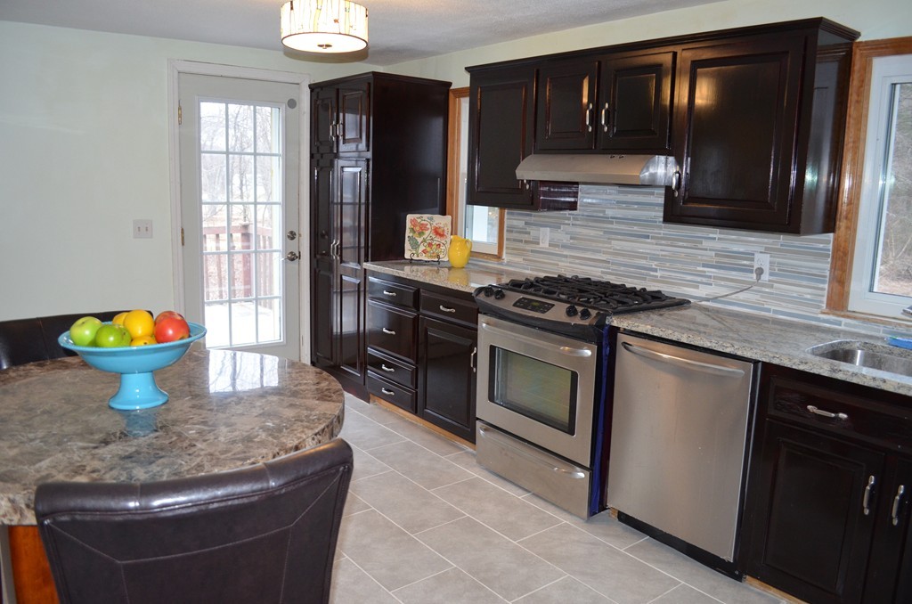 12 Foster Road Southwick, MA 01077 - Photo 5 of 17 Gallery Image 5