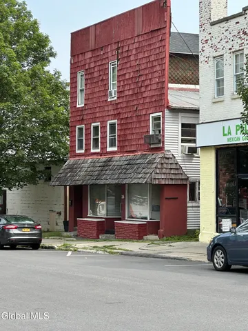 $164,900 | 26 North Market Street, Johnstown, NY 12095