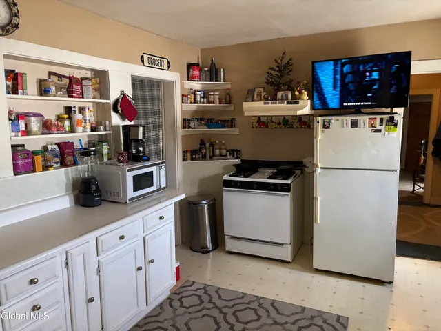 $164,900 | 26 North Market Street, Johnstown, NY 12095