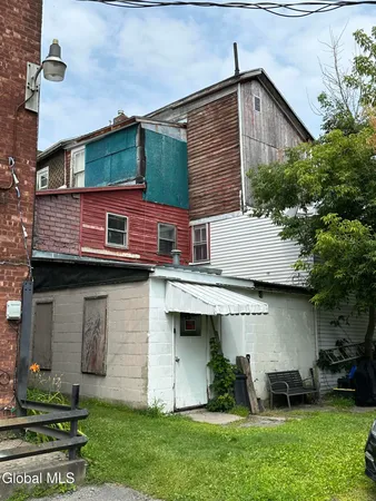 $164,900 | 26 North Market Street, Johnstown, NY 12095