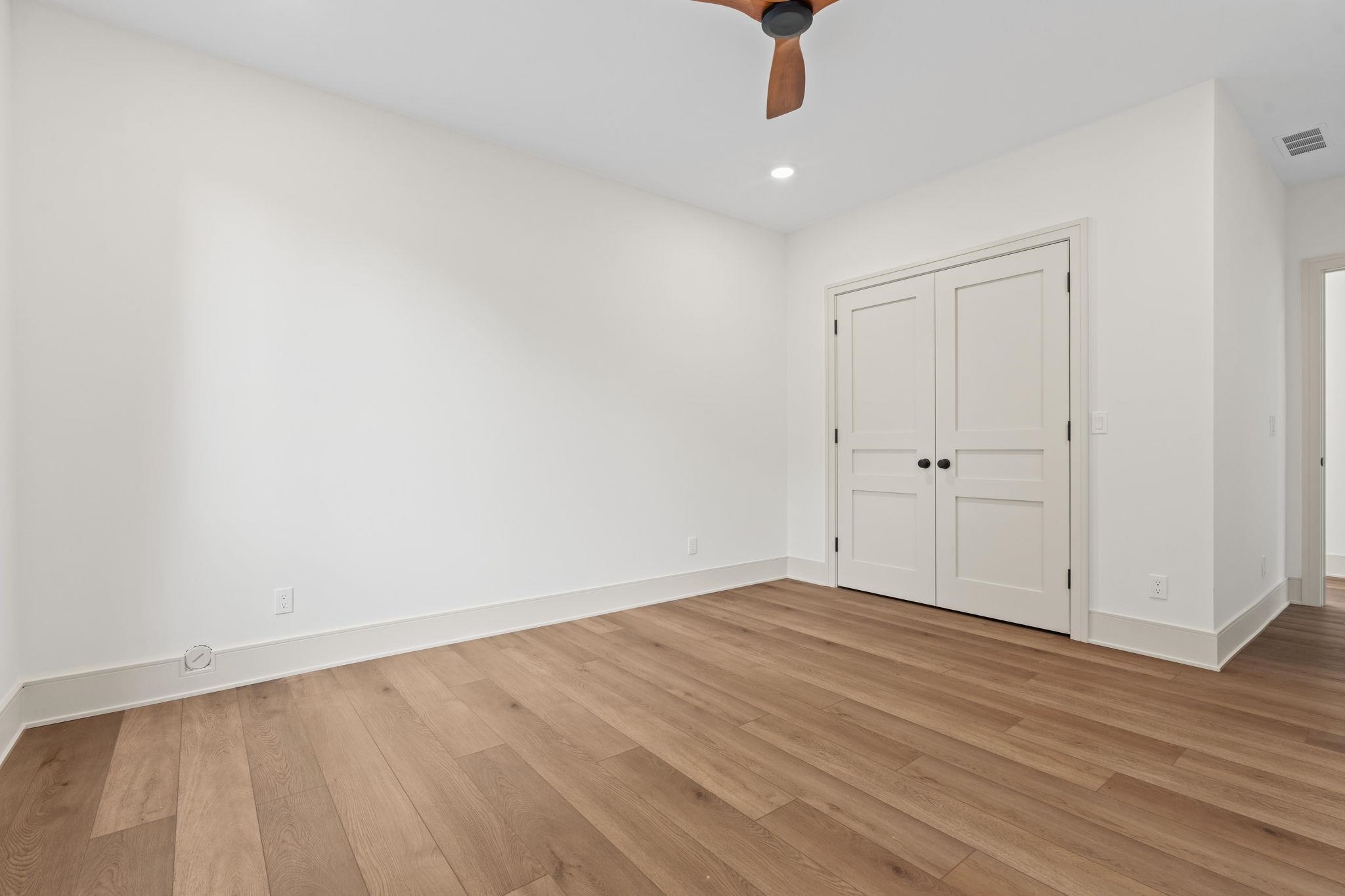 1002 May Street Charlevoix, MI 49720 - Photo 20 of 49 1947351-19e91d66-9b31-47ce-9057-de5c98b96470.JPG