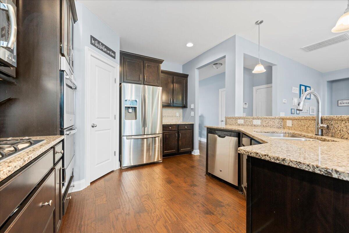 423 Spectrum Road Summerville, SC 29486 - Photo 8 of 36 16-DSC08788