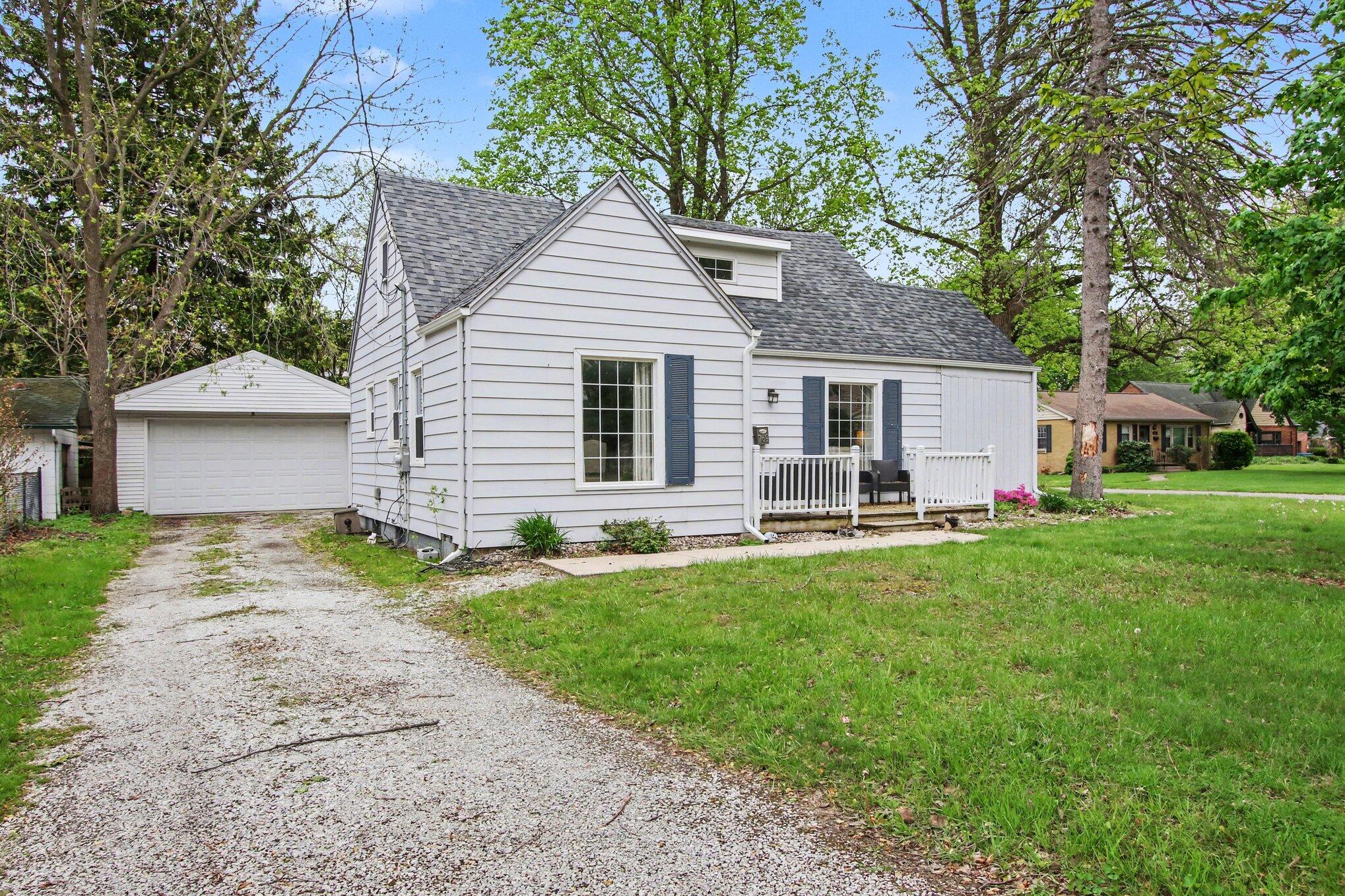 769 South Calumet Road Chesterton, IN 46304 - Photo 6 of 23 2038x1359