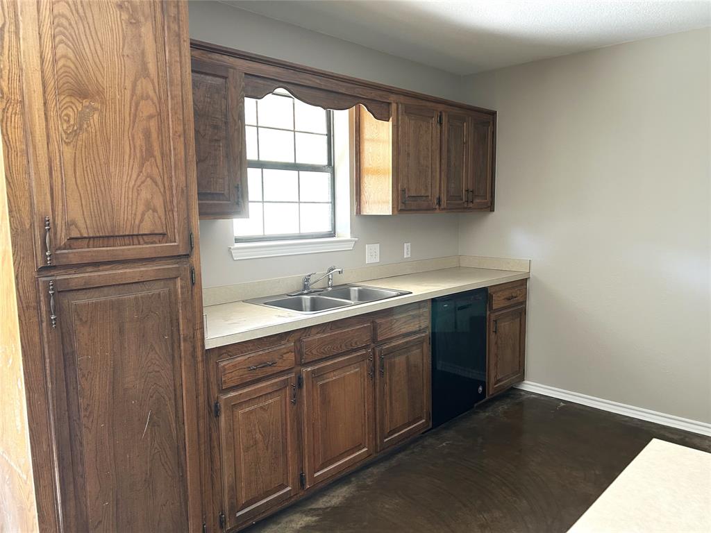1104 Meadow Drive Athens, TX 75751 - Photo 5 of 15