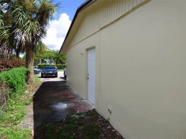 $2,650 | 3560 Northwest 8th Street, Lauderhill, FL 33311