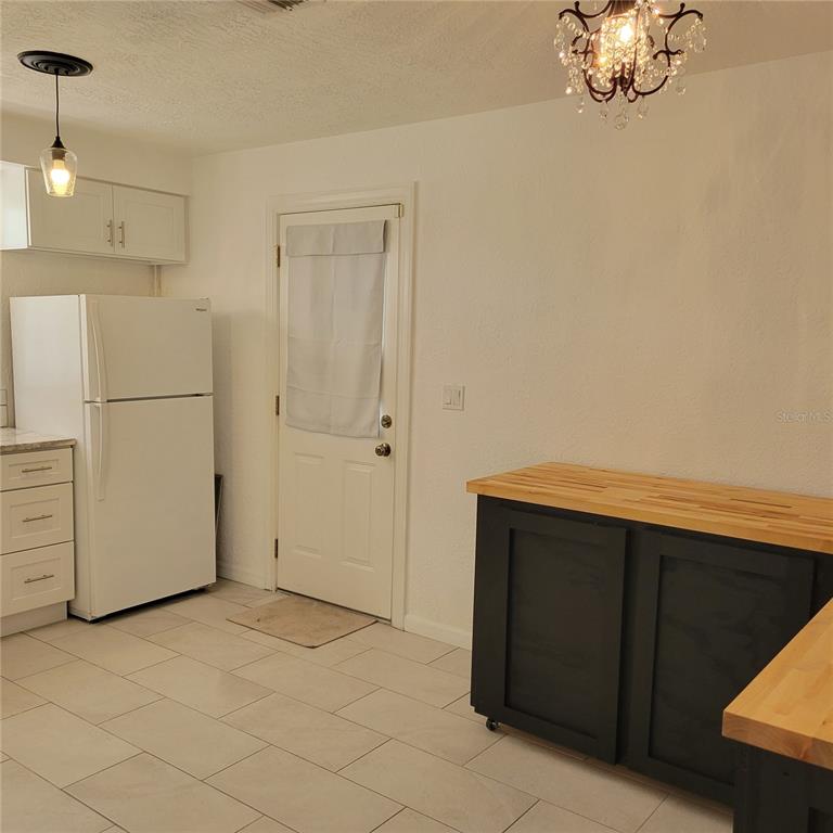 3439 McIntosh Road Sarasota, FL 34232 - Photo 5 of 16 Gallery Image 5