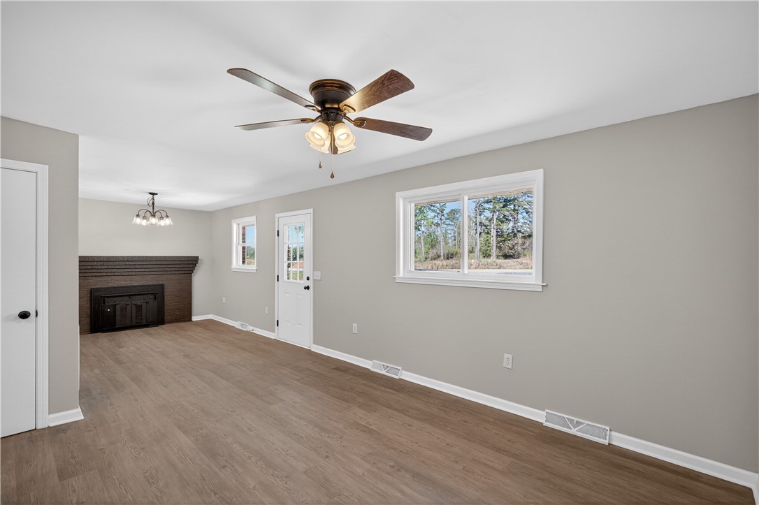 198 Pittman Circle Westminster, SC 29693 - Photo 5 of 30