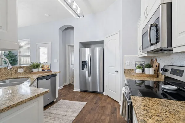 $2,300 | 2017 Stubbs Drive, Bryan, TX 77807