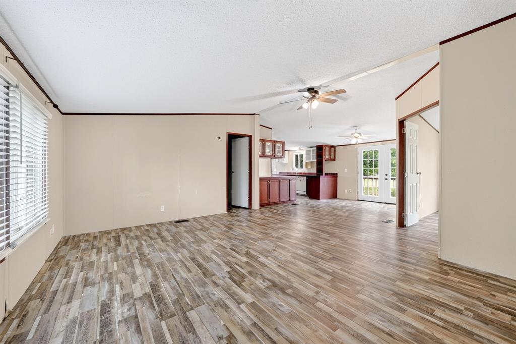 929 West Sterrett Road Waxahachie, TX 75167 - Photo 15 of 40
