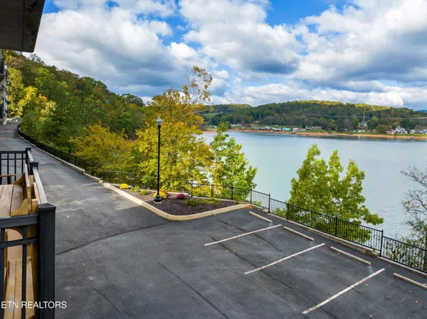 $439,900 | 432 Sandpiper Lane, Bean Station, TN 37708