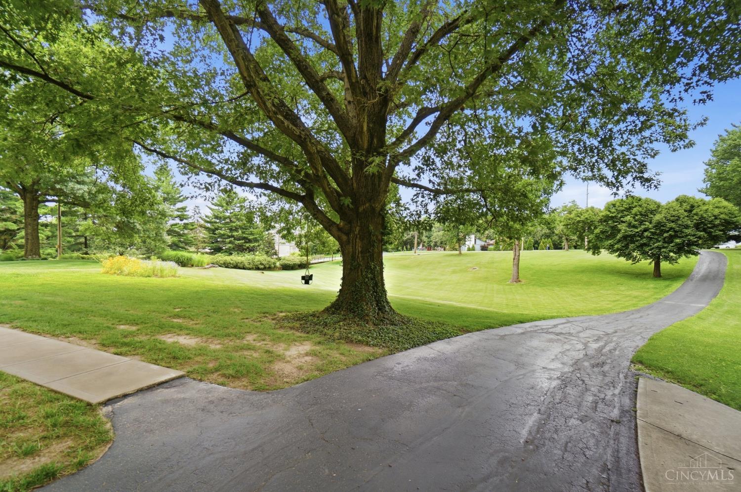 1460 Ebenezer Road Cincinnati, OH 45233 - Photo 6 of 61