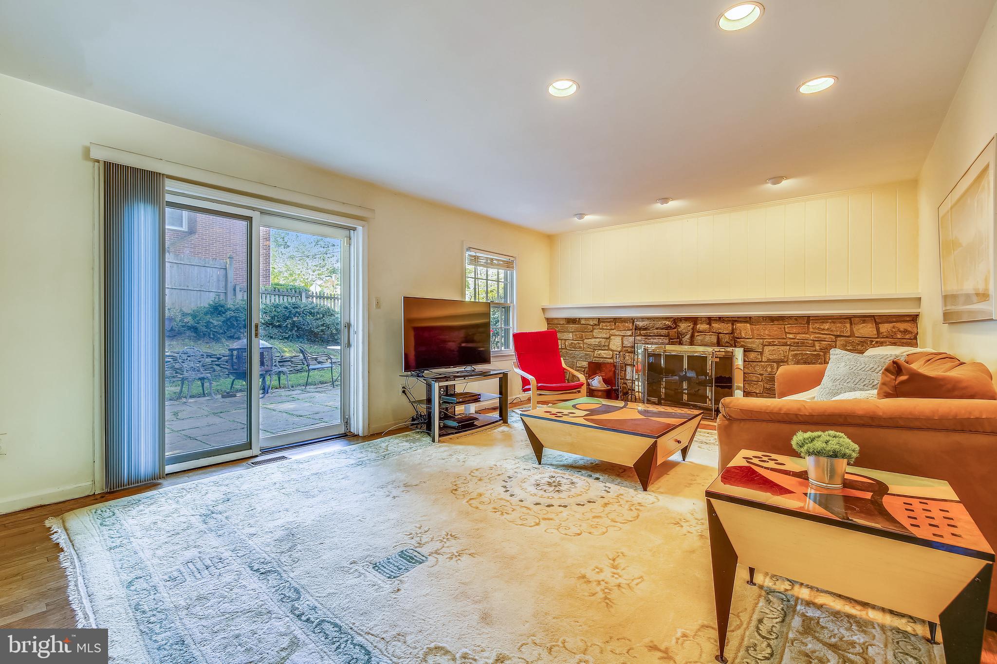 630 Aster Boulevard Rockville, MD 20850 - Photo 13 of 68 Family Room