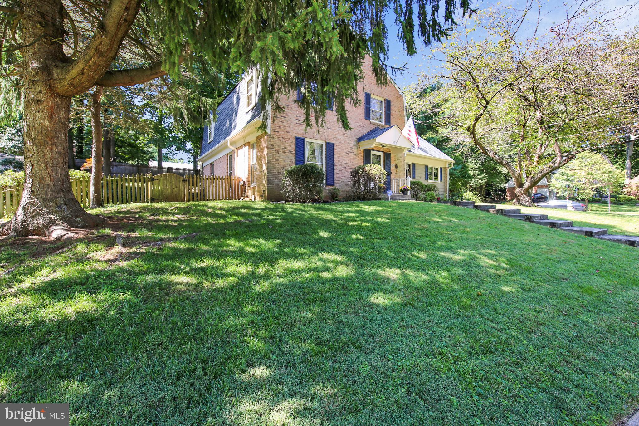 630 Aster Boulevard Rockville, MD 20850 - Photo 49 of 68 Large Side Yard