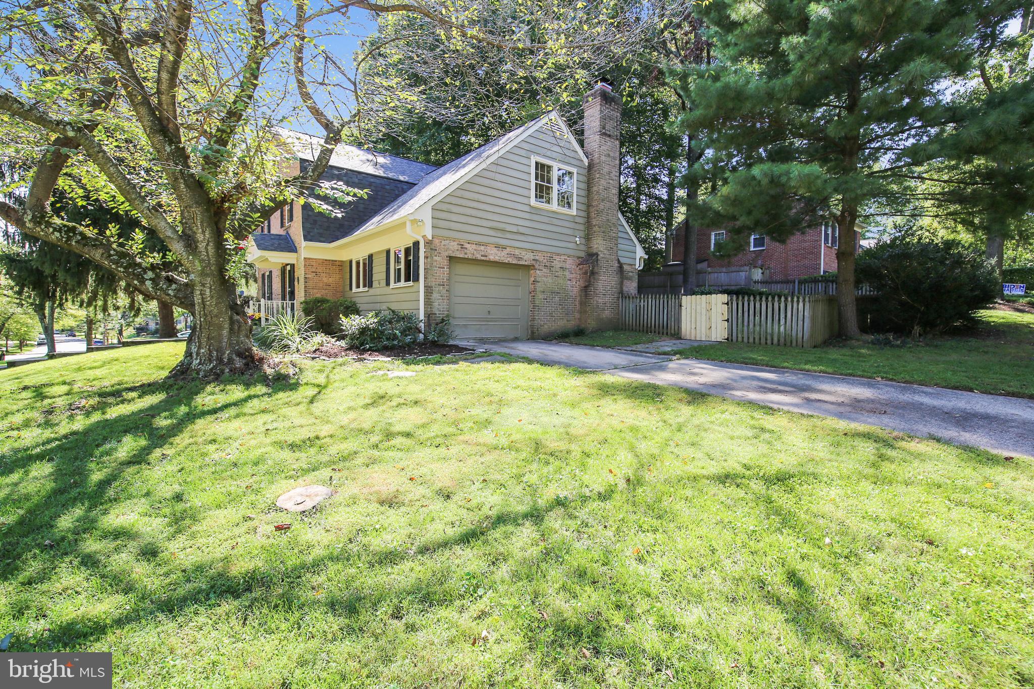 630 Aster Boulevard Rockville, MD 20850 - Photo 50 of 68 Large Side Yard