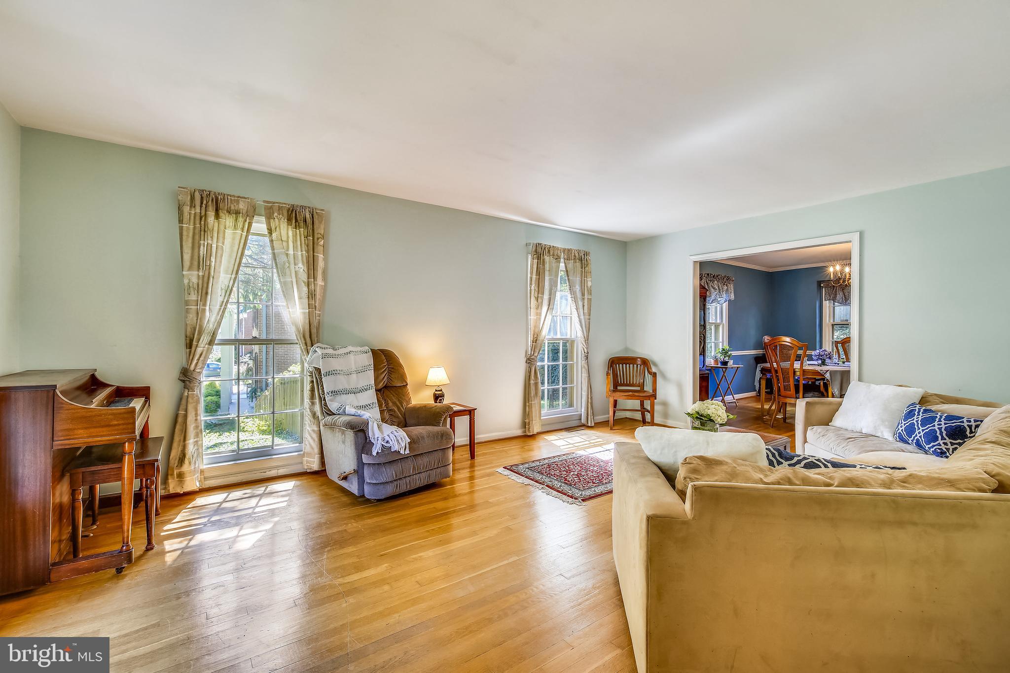 630 Aster Boulevard Rockville, MD 20850 - Photo 8 of 68 Living Room