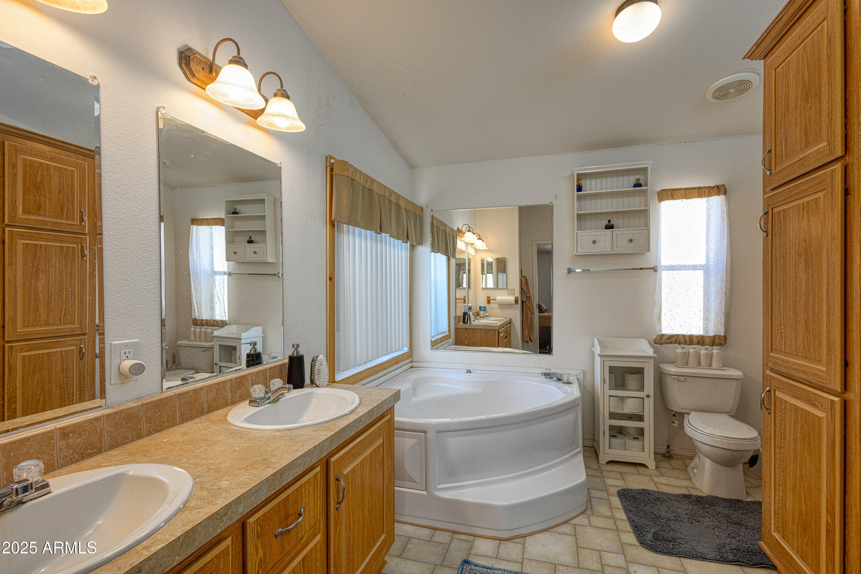 6464 Old Homestead Road Show Low, AZ 85901 - Photo 16 of 32 019_photo19_6464_old_homestead_rd