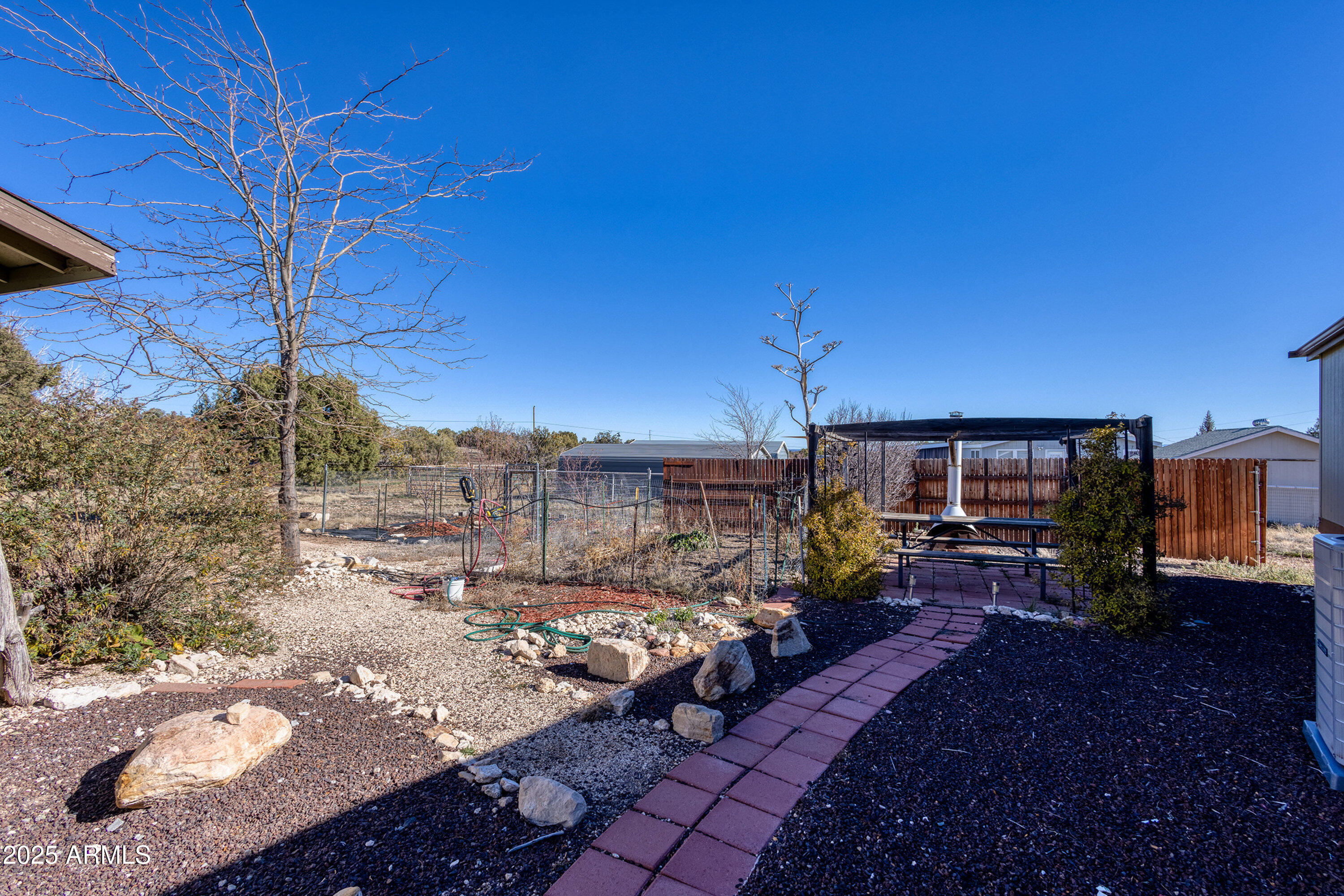 6464 Old Homestead Road Show Low, AZ 85901 - Photo 24 of 32 027_photo27_6464_old_homestead_rd