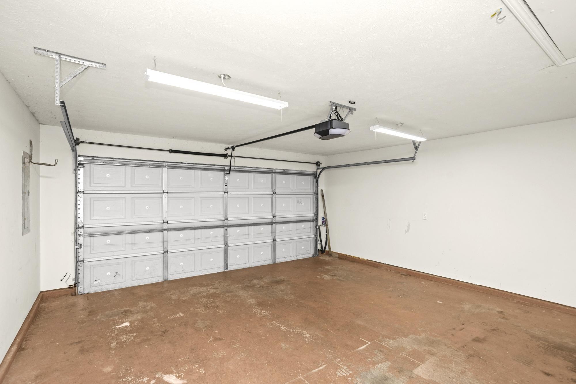 607 Mable Drive La Vergne, TN 37086 - Photo 18 of 46 a view of a room with rack on the wall