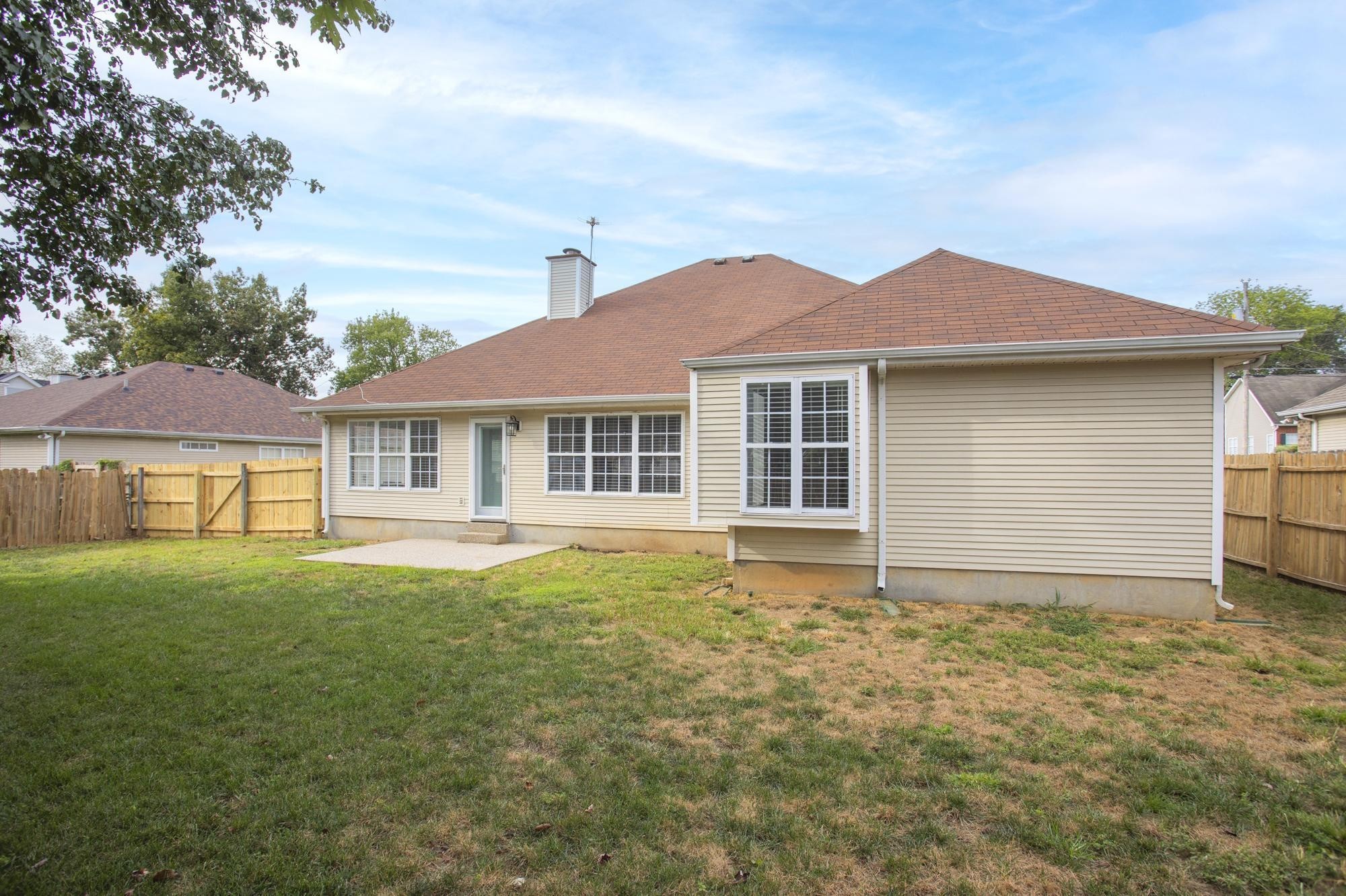 607 Mable Drive La Vergne, TN 37086 - Photo 44 of 46 a front view of a house with a yard