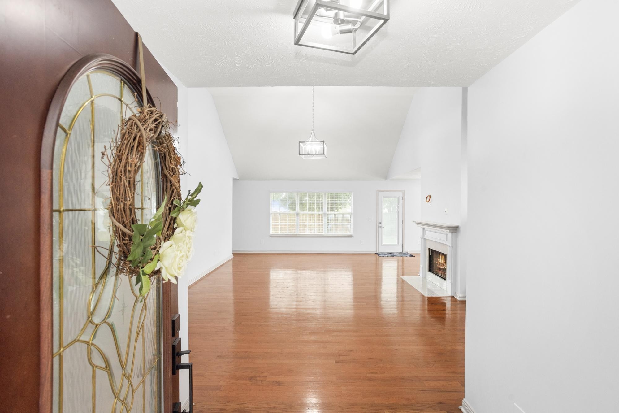 607 Mable Drive La Vergne, TN 37086 - Photo 6 of 46 a view of livingroom with furniture