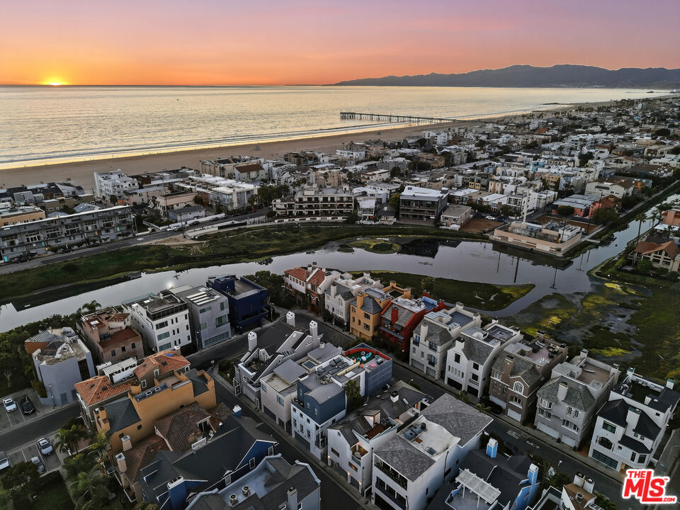 128 Roma Court Marina del Rey, CA 90292 - Photo 51 of 52 a view of city and ocean