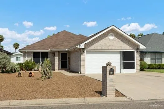 $2,000 | 911 Lake View Drive, Mission, TX 78572