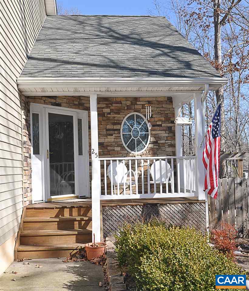 25 Oak Grove Road Palmyra, VA 22963 - Photo 3 of 28 a front view of a house