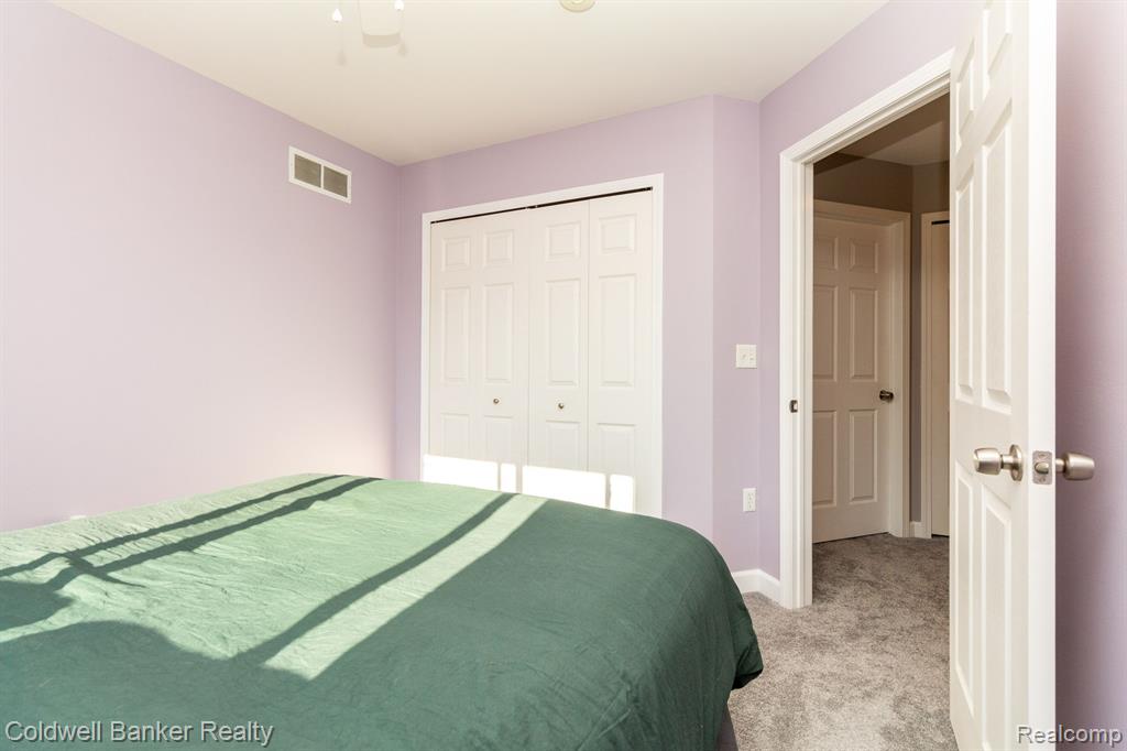 2738 Emmons Avenue Rochester Hills, MI 48307 - Photo 27 of 44