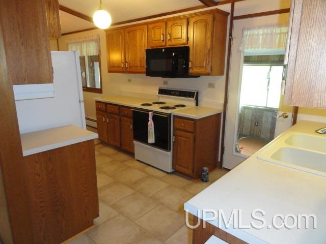 18 8th Street L'Anse, MI 49946 - Photo 7 of 25