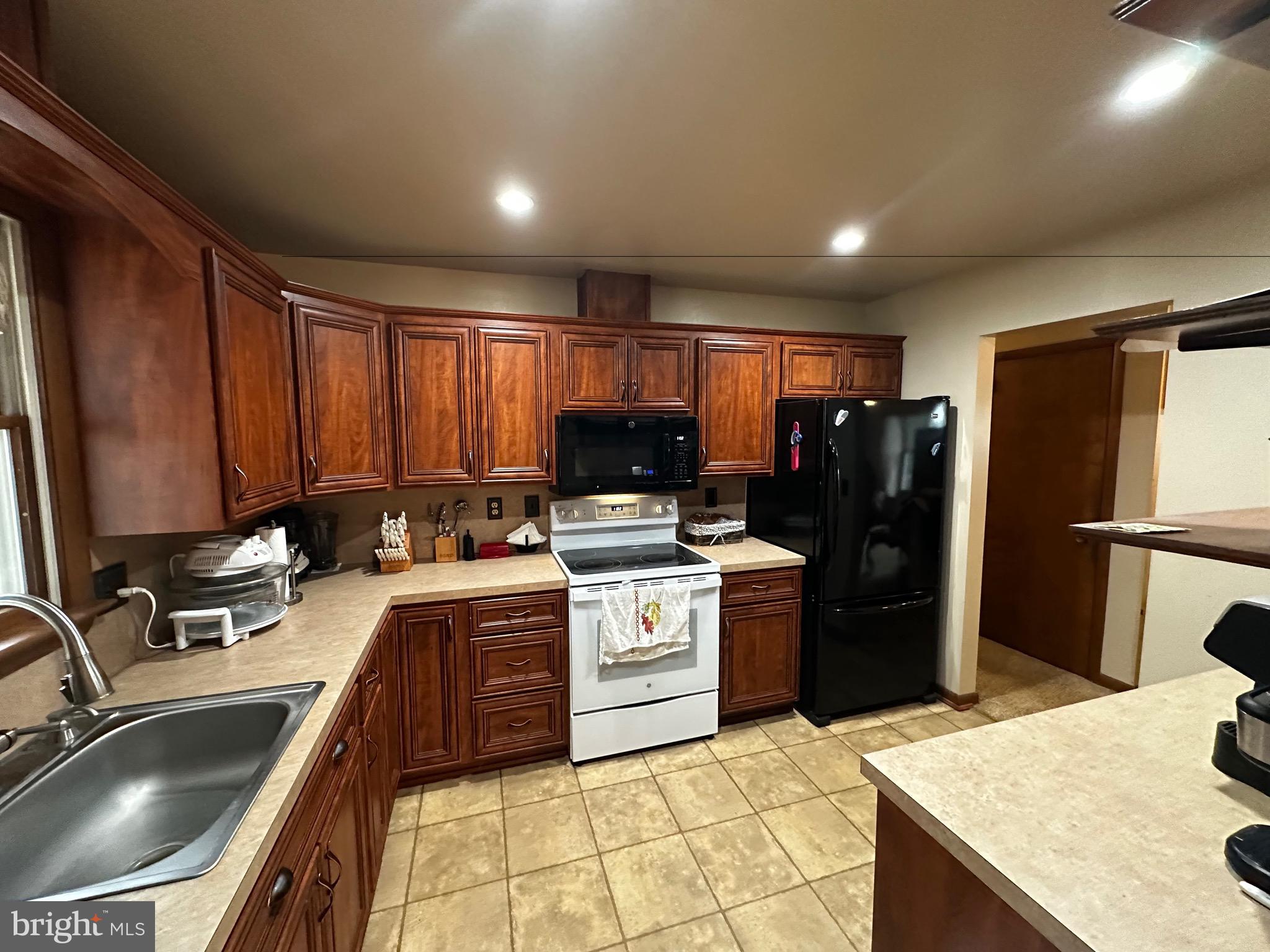 2280 Turnpike Road Elizabethtown, PA 17022 - Photo 14 of 33 Gallery Image 14