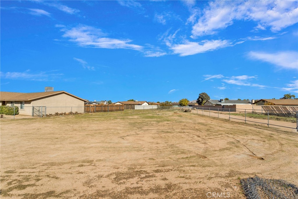 22186 Pahute Road Apple Valley, CA 92308 - Photo 30 of 41