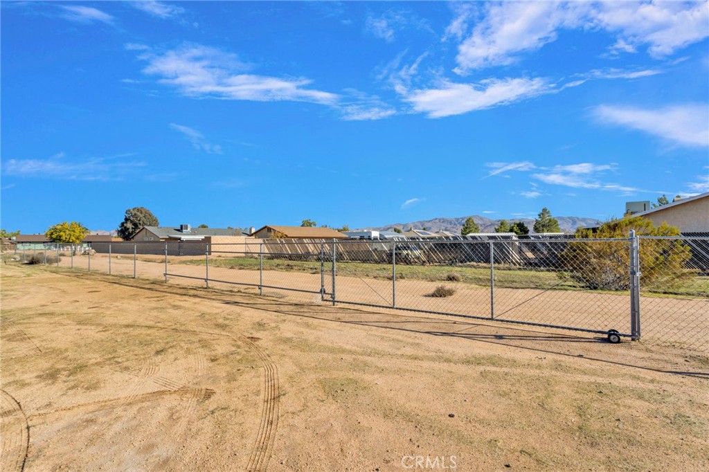 22186 Pahute Road Apple Valley, CA 92308 - Photo 31 of 41