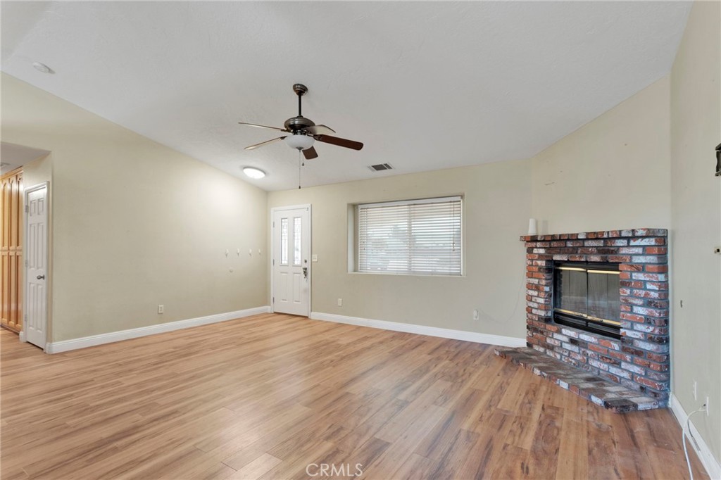 22186 Pahute Road Apple Valley, CA 92308 - Photo 6 of 41