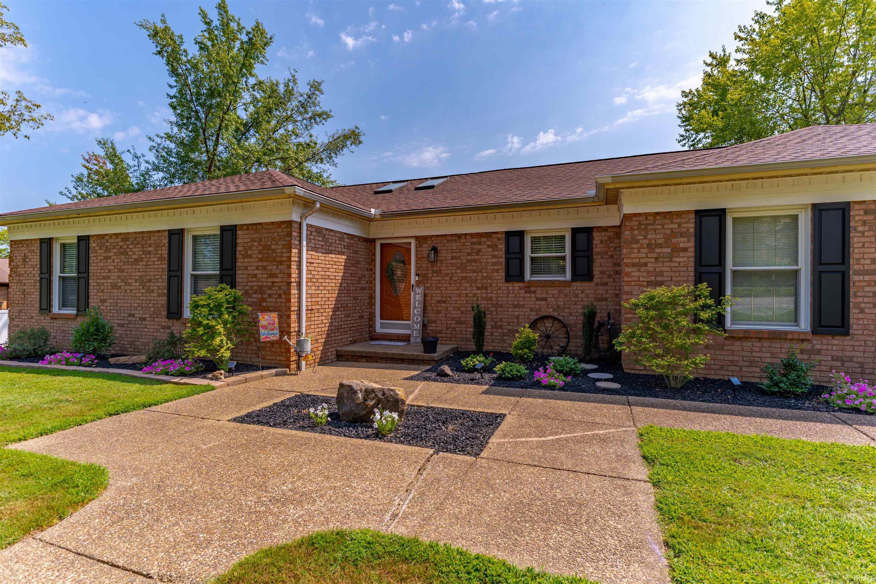4122 Frame Road Newburgh, IN 47630 - Photo 3 of 34