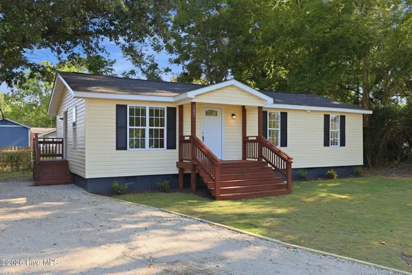 $249,500 | 105 West Wallace Street, Burgaw, NC 28425