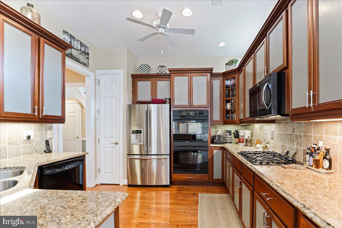 243 Hanover Road Phoenixville, PA 19460 - Photo 12 of 43 Stainless appliances